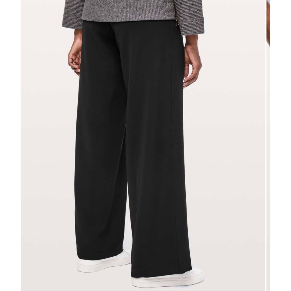 Lululemon On The Fly Wide Leg Pant Woven in Black Size 6 - Picture 2 of 10